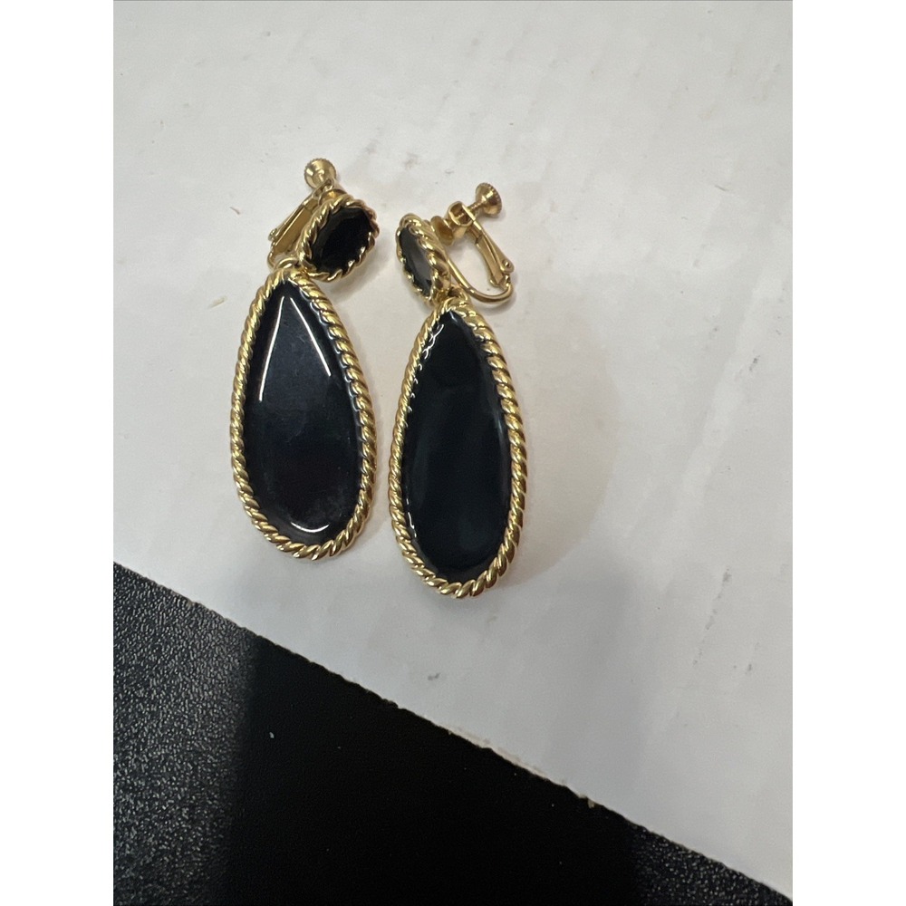 VINTAGE NAPIER BLACK ENAMEL W GOLD TONE TRIM DANGLING Screw Back Earrings